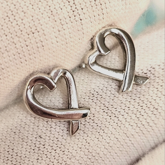 💖Tiffany & Co. Loving Heart Stud Paloma Picasso 925 Sterling Silver Earrings 💖 - Picture 2 of 15